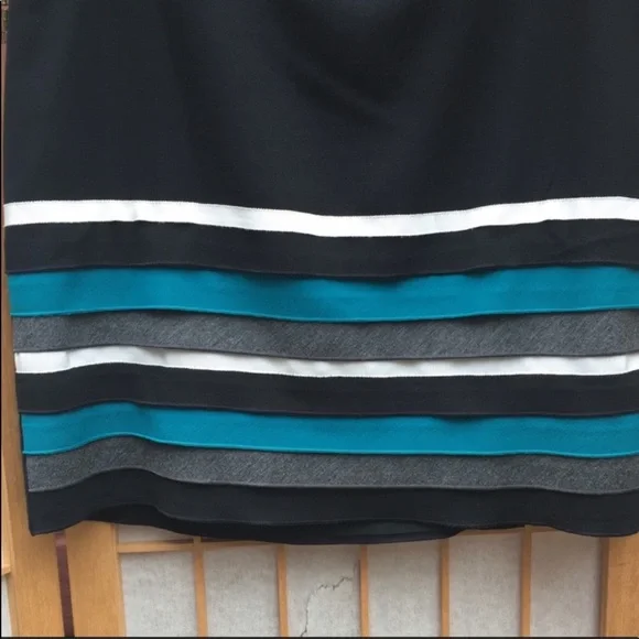 WHBM Layered Skirt SZ 6 - Picture 3 of 8